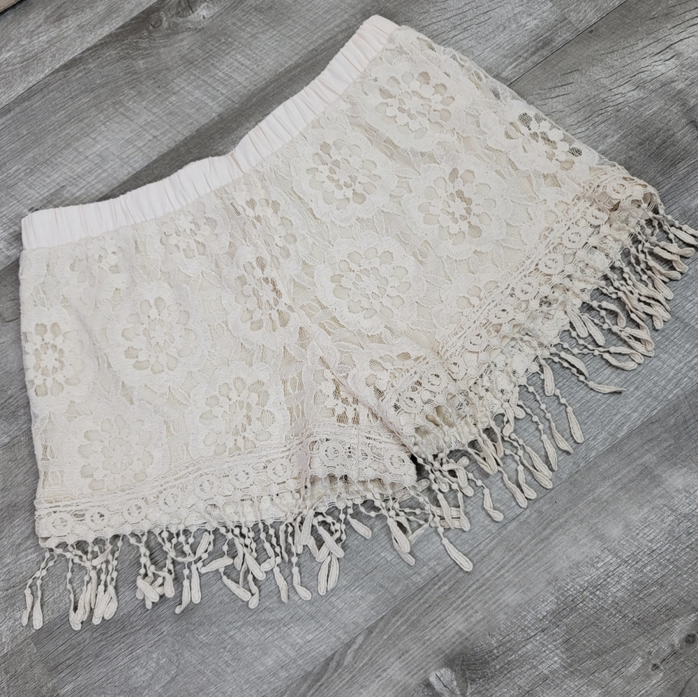 Sweet journey from Gliks lace fringe tassle trim